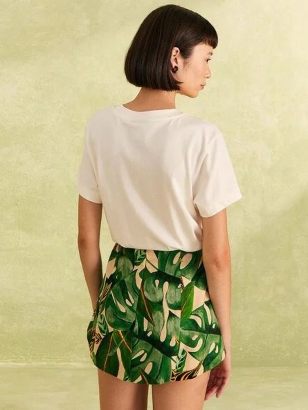 FarmRio Tropical Leaf High-Waist Women’s Shorts - Green large - Picture 3 of 8